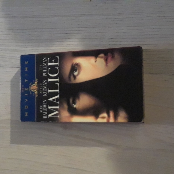 6/$15 Malice Columbia Tristar VHS video tape - Picture 4 of 4